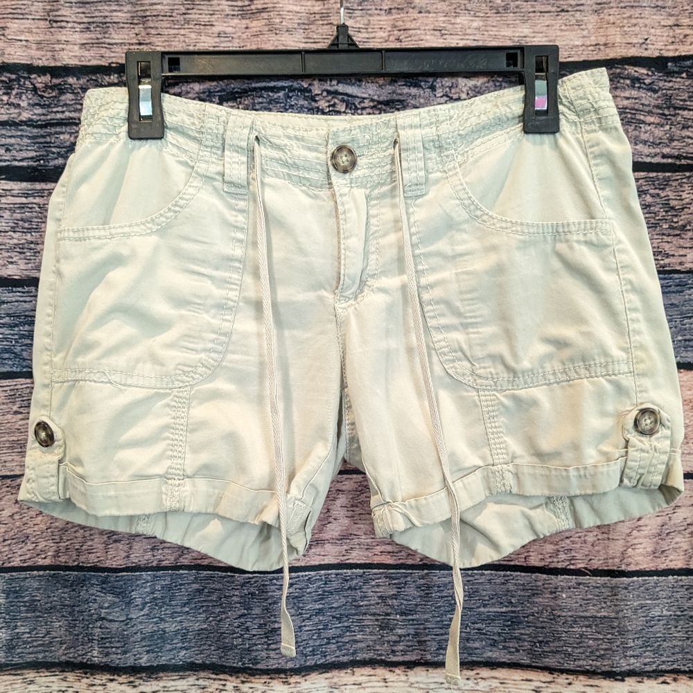 Y2K Vintage Rolled Hem Khaki Shorts